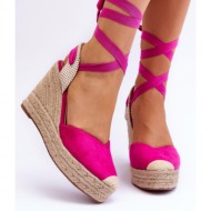 knotted sandals on a high wedge of fuchsia lendy