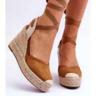 knotted sandals on a high wedge camel lendy