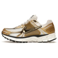  xαμηλά sneakers nike zoom vomero 5 metallic gold |