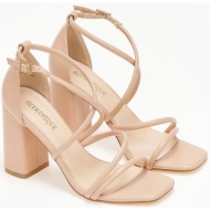  πέδιλα με χιαστί λουράκια και χοντρό τακούνι - nude