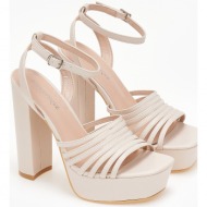  ψηλά πέδιλα με χοντρό τακούνι και φιάπα - μπεζ