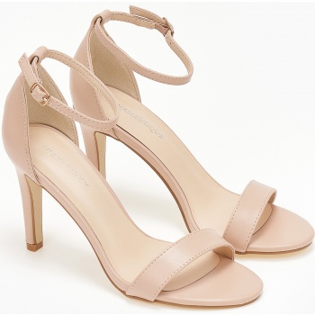 πέδιλα με μπαρέτα και λεπτό τακούνι 