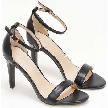 πέδιλα με μπαρέτα και λεπτό τακούνι 