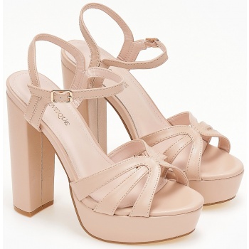 ψηλά πέδιλα με χοντρό τακούνι και φιάπα