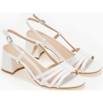 εξώφτερνα πέδιλα με χοντρό τακούνι 