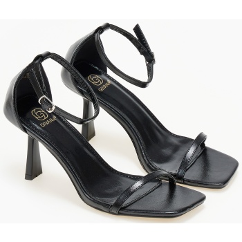 ψηλά πέδιλα με λεπτή φάσα - μαύρο