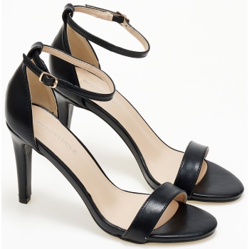 πέδιλα με μπαρέτα και λεπτό τακούνι 