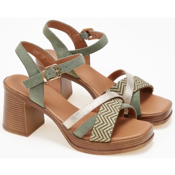 πέδιλα με χοντρό τακούνι σε boho στυλ 