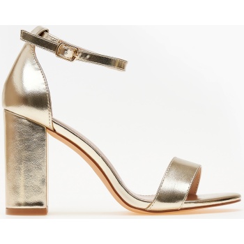 πέδιλα με κλειστή φτέρνα και ψηλό