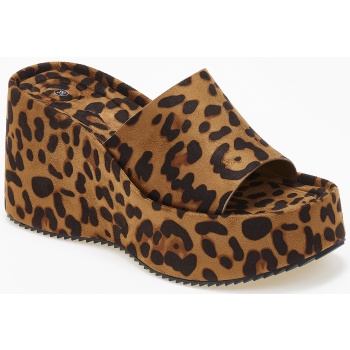 ψηλές πλατφόρμες με φαρδιά φάσα. 