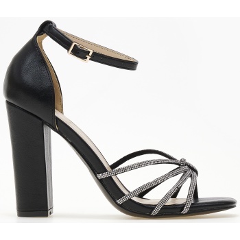 ψηλά πέδιλα με χοντρό τακούνι, κλειστή