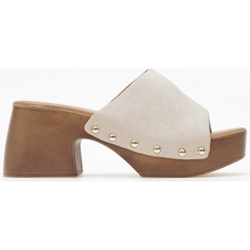 γυναικεία τσόκαρα με φάσα σε suede υφή