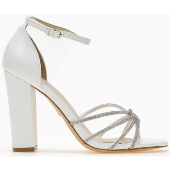 ψηλά πέδιλα με χοντρό τακούνι, κλειστή