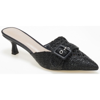 χαμηλά μυτερά mules με λεπτό τακούνι