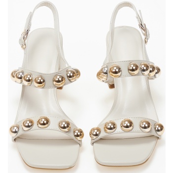 χαμηλά πέδιλα με χοντρό τακούνι και