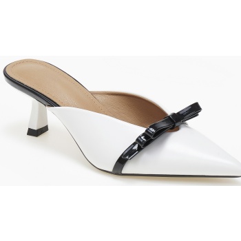 mules μυτερά με λεπτό τακούνι και