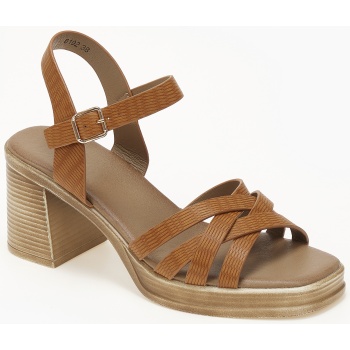 γυναικεία πέδιλα με χοντρό τακούνι και