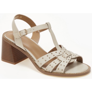 χαμηλά πέδιλα με χοντρό τακούνι και