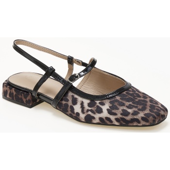 χαμηλά εξώφτερνα γοβάκια με χοντρό