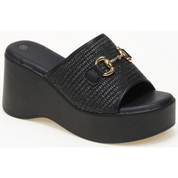 ανοιχτές πλατφόρμες με ψάθα και