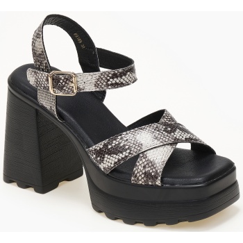 ψηλά πέδιλα με χοντρό τακούνι και φιάπα