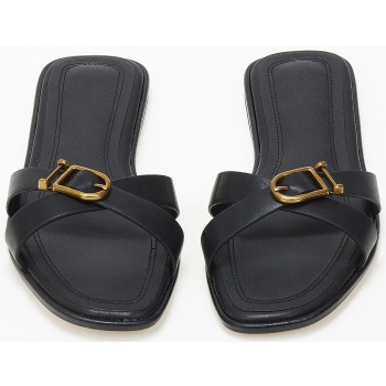 φλατ γυναικεία σανδάλια με χιαστί