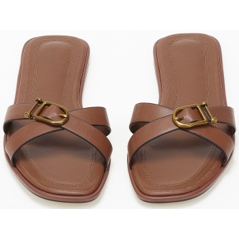 φλατ γυναικεία σανδάλια με χιαστί