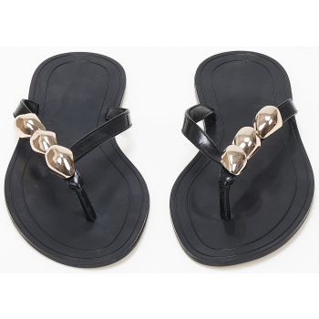 φλατ σανδάλια με δίχαλο και μεταλλικές