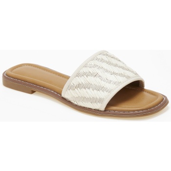 φλατ σανδάλια με φάσα σε ψάθινο σχέδιο