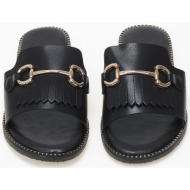  φλατ ανοιχτά σανδάλια με φαρδιά φάσα, κρόσια και αγκράφα - μαύρο