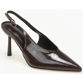 μυτερές εξώφτερνες γόβες λουστρίνι 