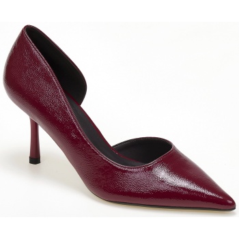 μυτερές γόβες με άνοιγμα στο πλάι 