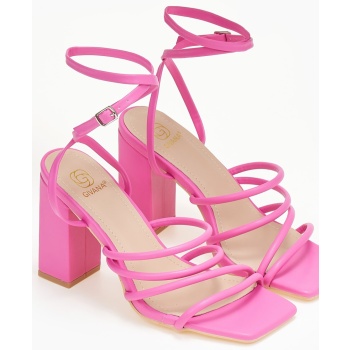 ψηλά πέδιλα με χοντρό τακούνι - φούξια