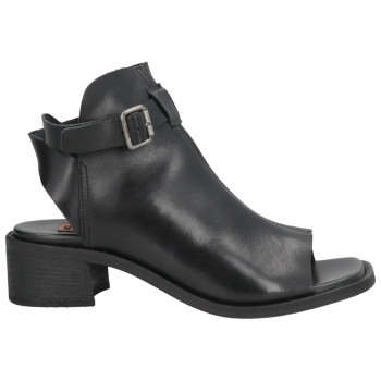 moma παπουτσια πέδιλα