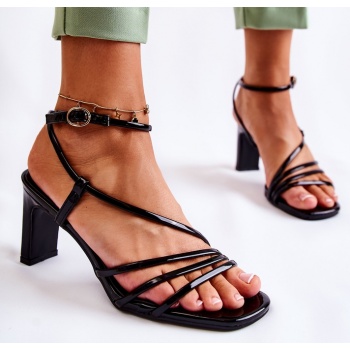 classic lacquered sandals on heel black σε προσφορά