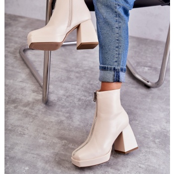women`s boots on chunky heels with a σε προσφορά