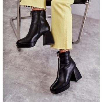 women`s boots on chunky heels with a σε προσφορά