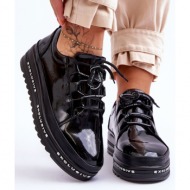  sneakers made of patent leather black chantal