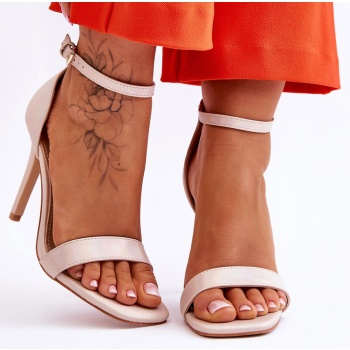 fashionable sandals beige holographic σε προσφορά