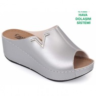  capone outfitters mules - silver - wedge