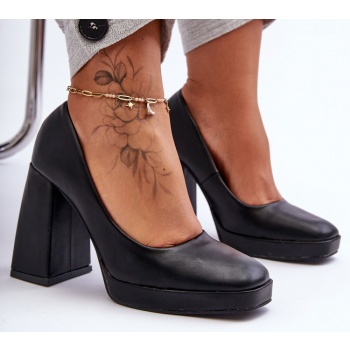 leather heels on massive heels black σε προσφορά