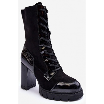 lace-up leather ankle boots in massive σε προσφορά