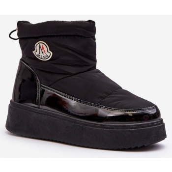 women`s slip-on shoes on the black σε προσφορά