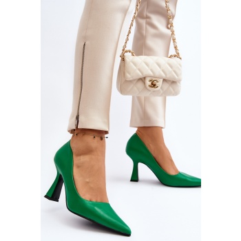 classic high heels with a green pointed