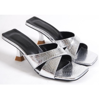 capone outfitters mules  σε προσφορά