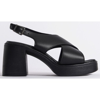 capone outfitters women`s platform σε προσφορά