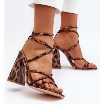 fashionable brown high-heeled sandals σε προσφορά