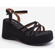  black sandals on the oporia platform and on the wedge