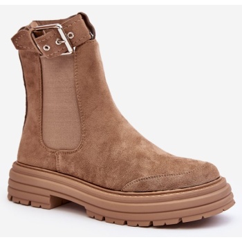 chelsea suede boots on a solid sole σε προσφορά