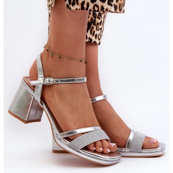 women`s high-heeled sandals with shiny σε προσφορά